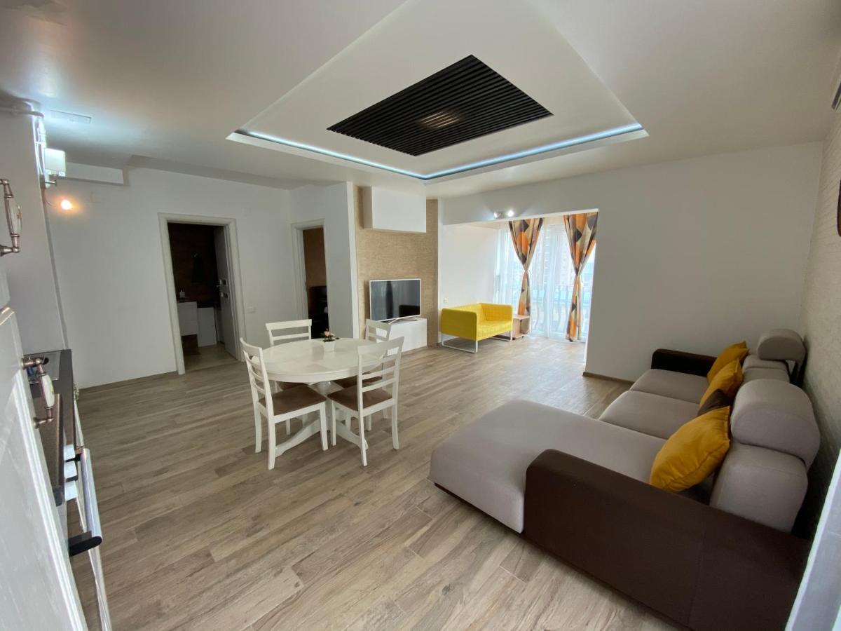 Sunny Deluxe Apartment Cosmopolis Stefanestii de Jos Ngoại thất bức ảnh