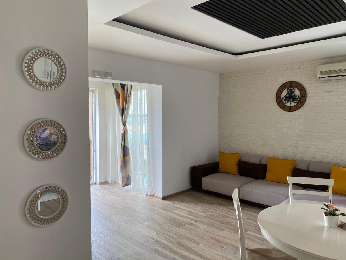 Sunny Deluxe Apartment Cosmopolis Stefanestii de Jos Ngoại thất bức ảnh
